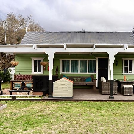 Clover Cottage Uralla Exterior photo