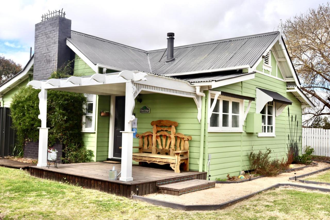 Clover Cottage Uralla Exterior photo